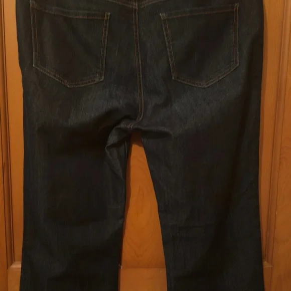 NWOT, CAbi Dark Wash Boot Cut Flare Jeans, size 10 Long - Picture 4 of 9
